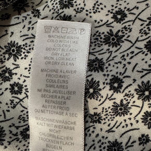 Adrianna Papell Medium Top Floral Flutter Cap Sleeves V-Neck Lightweight White - Picture 9 of 9